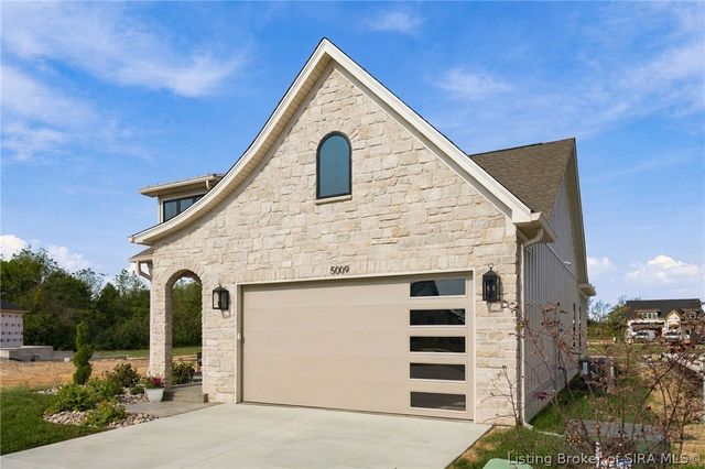5009 Win Way, Jeffersonville, IN 47130
