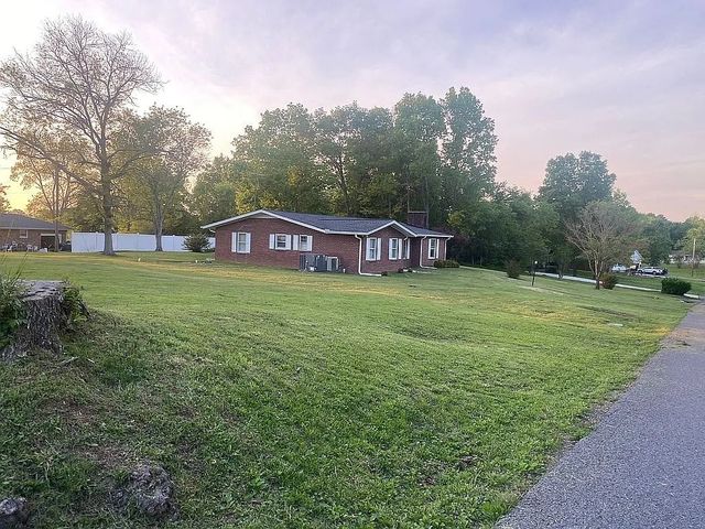 1904 Cherokee Dr, Shelbyville, TN 37160