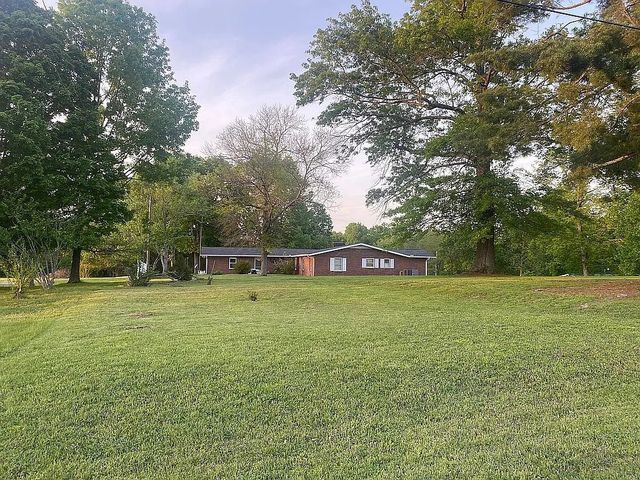 1904 Cherokee Dr, Shelbyville, TN 37160