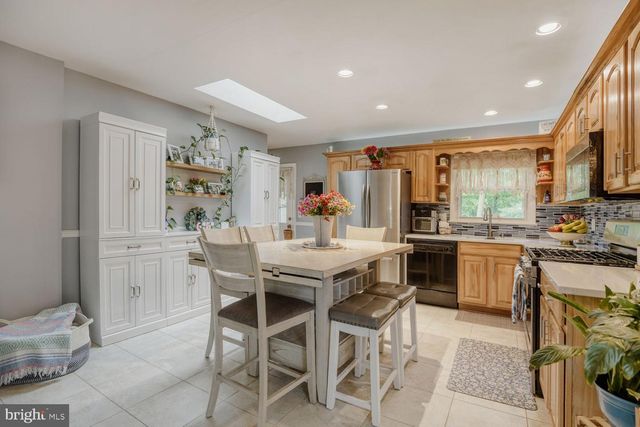 11 LAKE FOREST CT, Baltimore, MD 21236