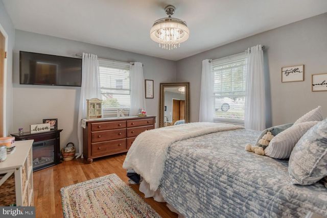 11 LAKE FOREST CT, Baltimore, MD 21236