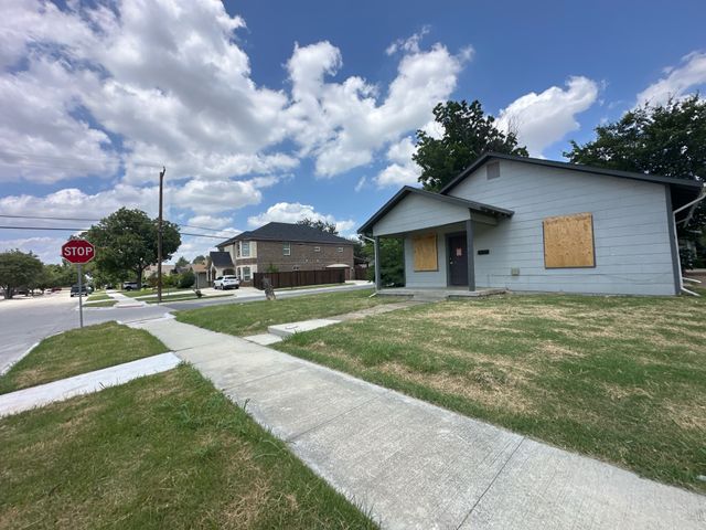 3301 Frazier Avenue, Fort Worth, TX 76110