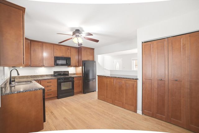 8912 Windsor Lane, Bridgeview, IL 60455