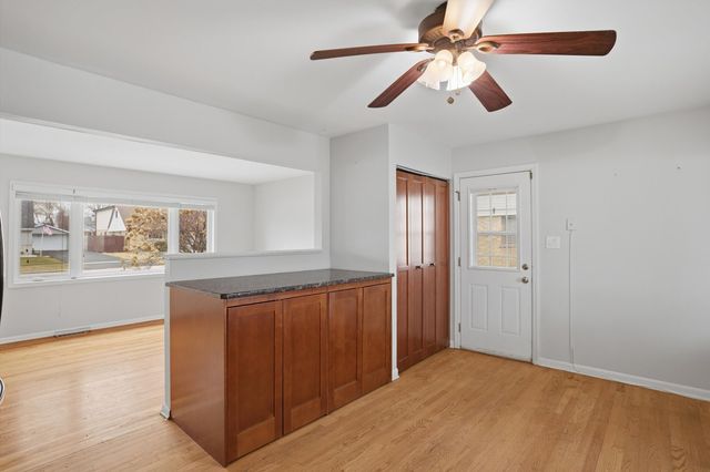 8912 Windsor Lane, Bridgeview, IL 60455