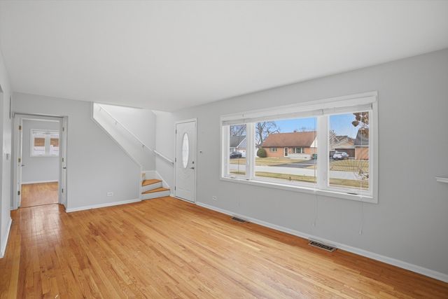 8912 Windsor Lane, Bridgeview, IL 60455