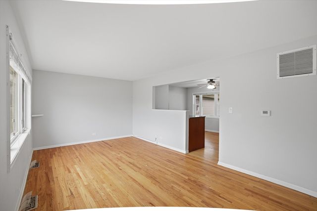 8912 Windsor Lane, Bridgeview, IL 60455