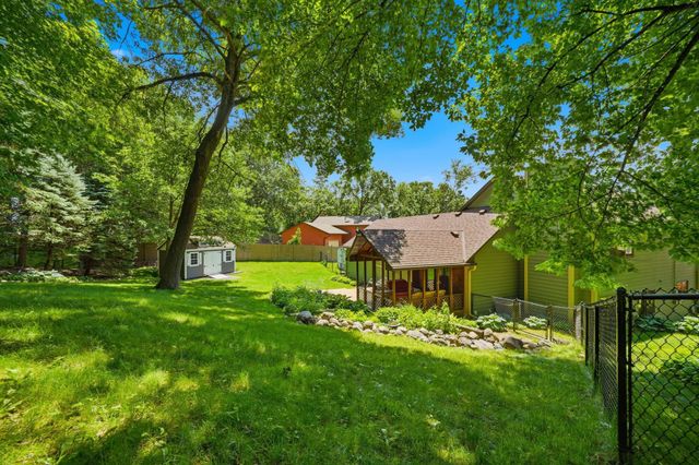 12568 Everest Court E, Apple Valley, MN 55124