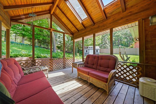 12568 Everest Court E, Apple Valley, MN 55124