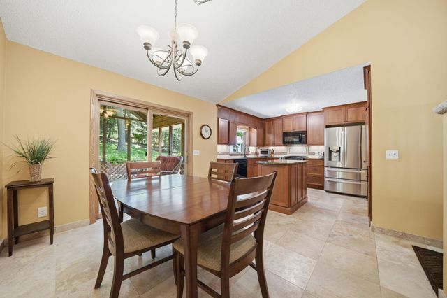 12568 Everest Court E, Apple Valley, MN 55124