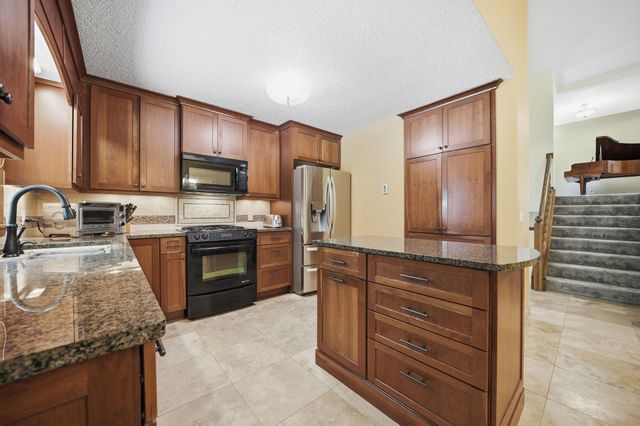 12568 Everest Court E, Apple Valley, MN 55124