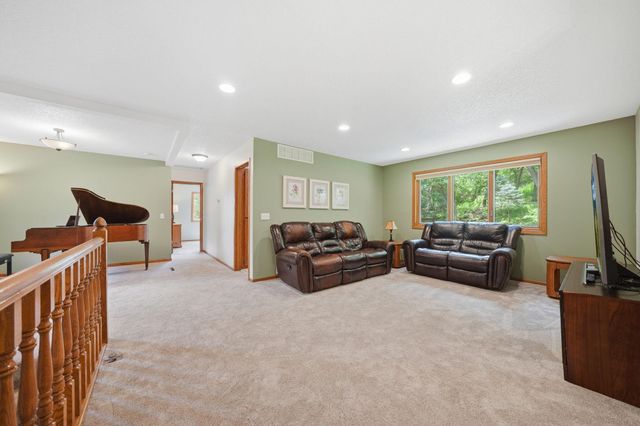 12568 Everest Court E, Apple Valley, MN 55124