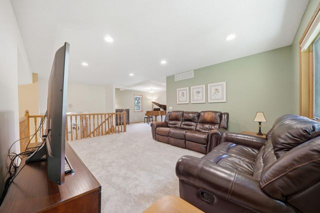 12568 Everest Court E, Apple Valley, MN 55124