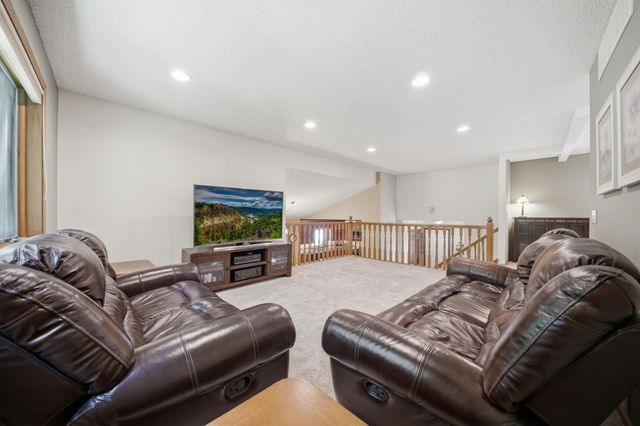 12568 Everest Court E, Apple Valley, MN 55124