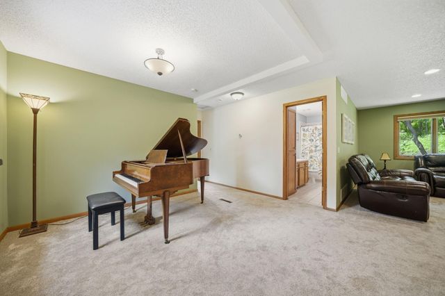 12568 Everest Court E, Apple Valley, MN 55124