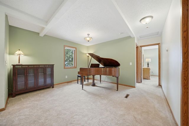 12568 Everest Court E, Apple Valley, MN 55124