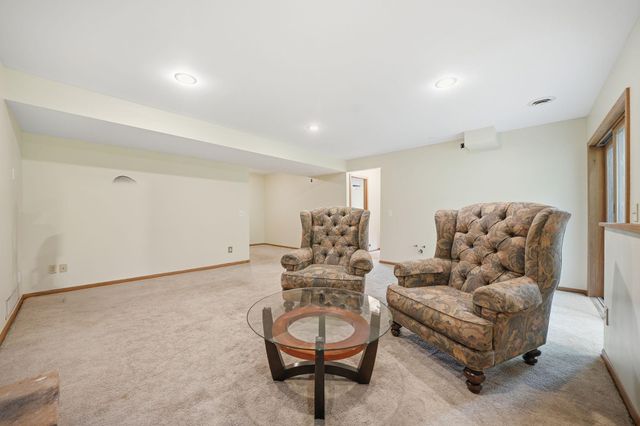 12568 Everest Court E, Apple Valley, MN 55124