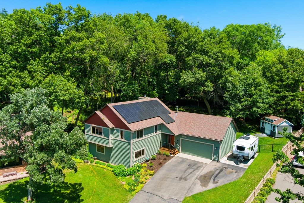 12568 Everest Court E, Apple Valley, MN 55124