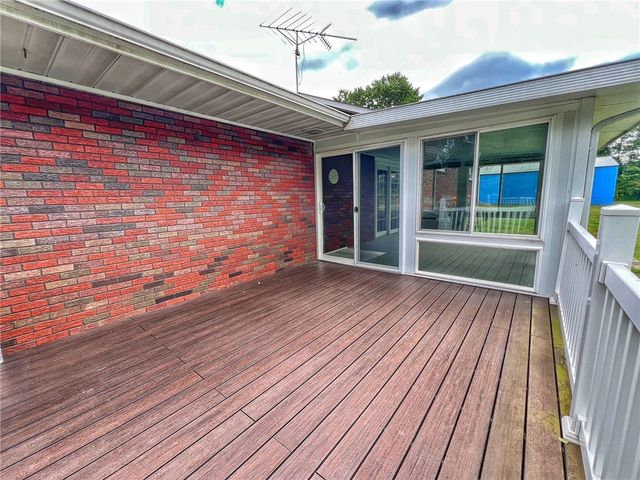 14 Steingrabe Rd, E Lackawannock Twp, PA 16142