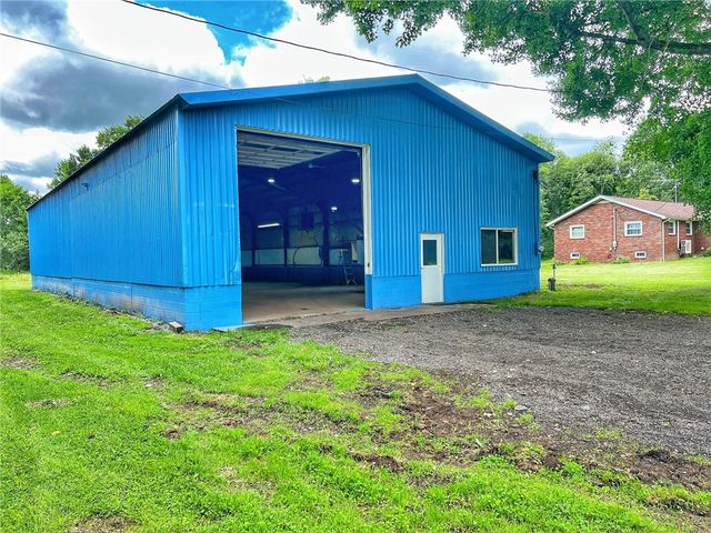 14 Steingrabe Rd, E Lackawannock Twp, PA 16142