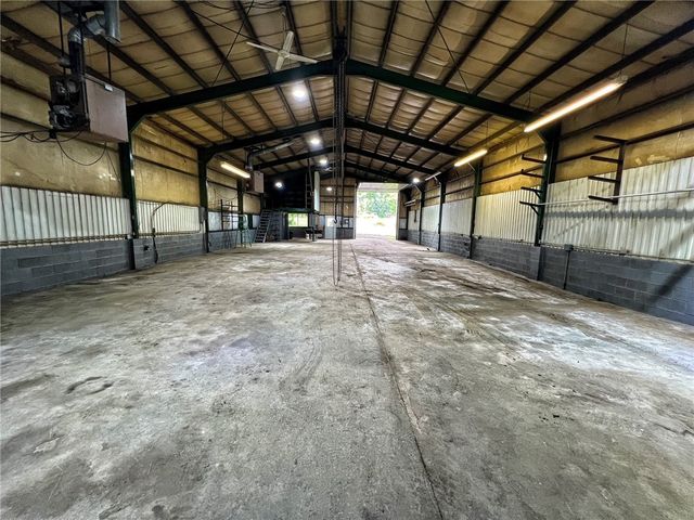 14 Steingrabe Rd, E Lackawannock Twp, PA 16142