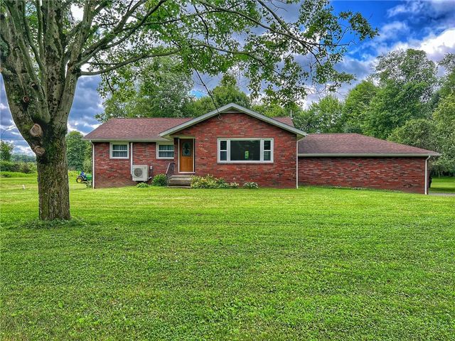 14 Steingrabe Rd, E Lackawannock Twp, PA 16142