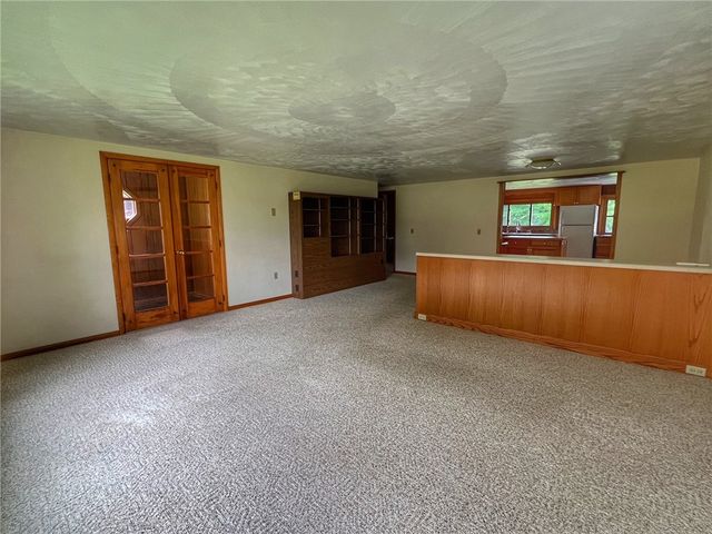 14 Steingrabe Rd, E Lackawannock Twp, PA 16142