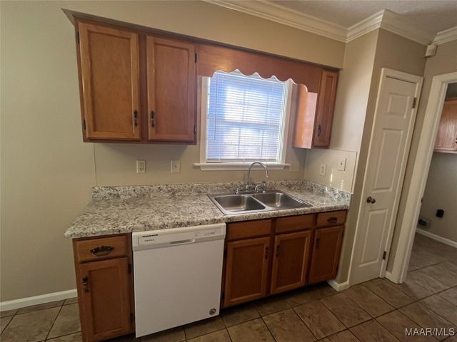 1020 N BURBANK Drive, Montgomery, AL 36117