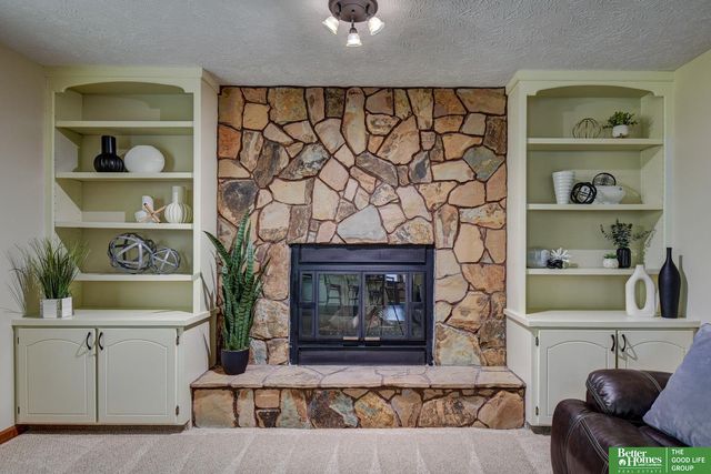 1002 N Beadle Street, Papillion, NE 68046