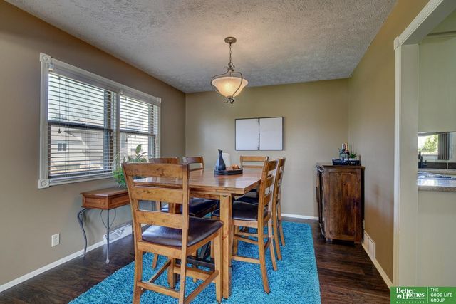1002 N Beadle Street, Papillion, NE 68046
