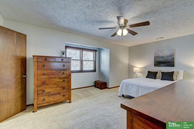 1002 N Beadle Street, Papillion, NE 68046