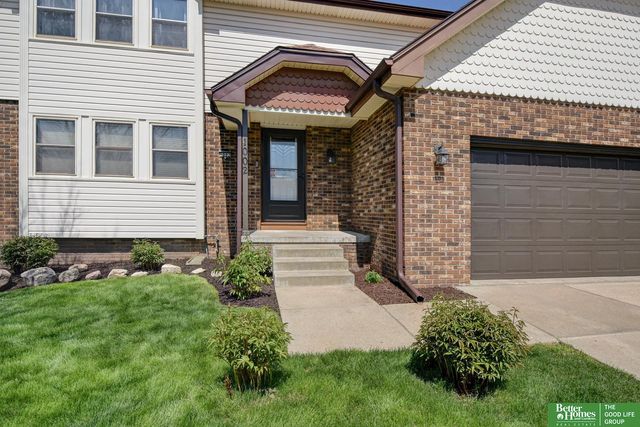 1002 N Beadle Street, Papillion, NE 68046