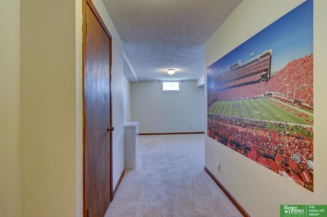 1002 N Beadle Street, Papillion, NE 68046