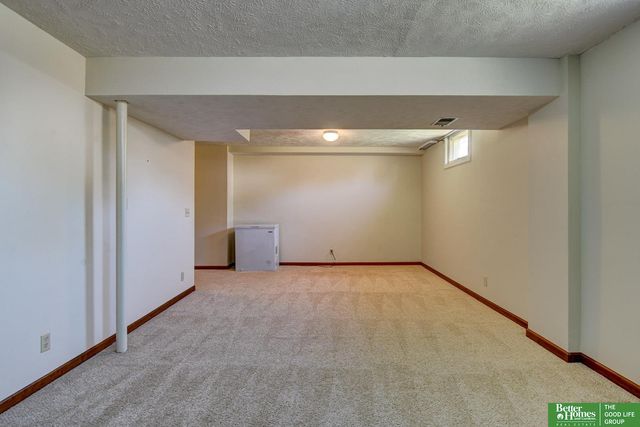 1002 N Beadle Street, Papillion, NE 68046