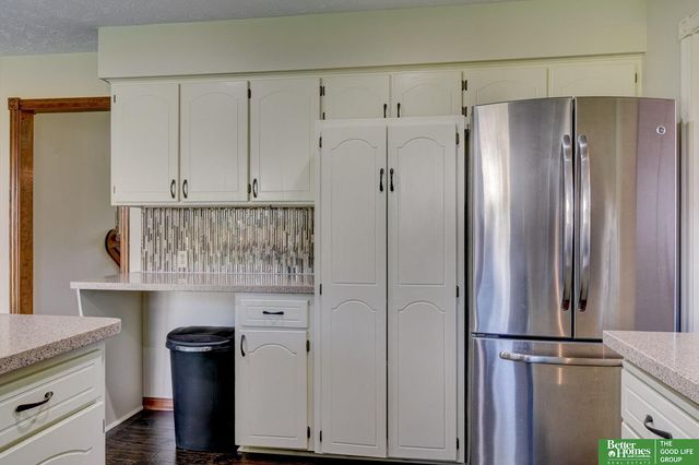 1002 N Beadle Street, Papillion, NE 68046
