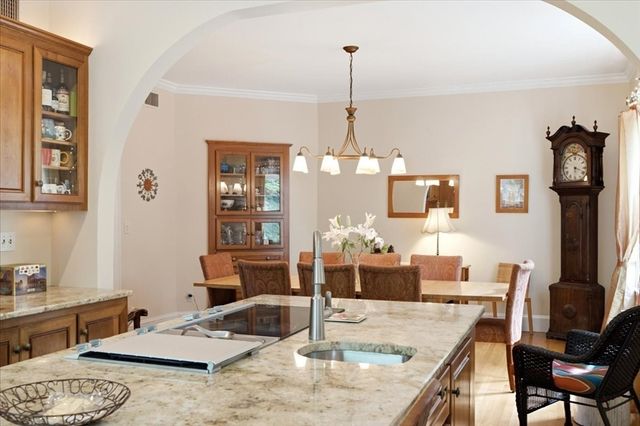 314 Newtonville Avenue 4, Newton, MA 02460