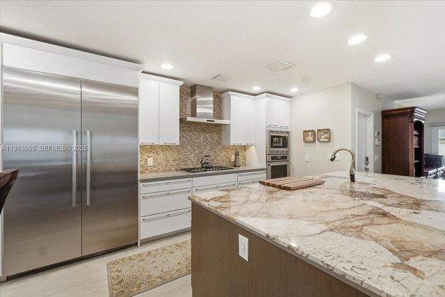 2662 NE 3rd St, Pompano Beach, FL 33062