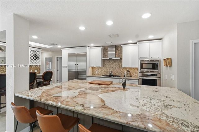 2662 NE 3rd St, Pompano Beach, FL 33062