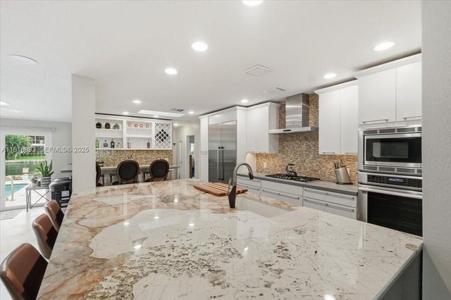 2662 NE 3rd St, Pompano Beach, FL 33062