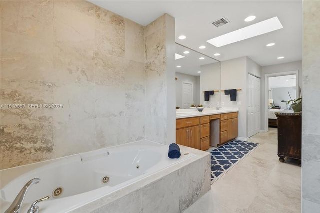 2662 NE 3rd St, Pompano Beach, FL 33062