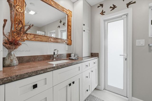 2662 NE 3rd St, Pompano Beach, FL 33062