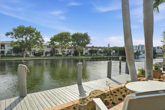 2662 NE 3rd St, Pompano Beach, FL 33062