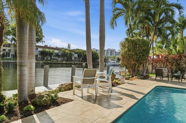 2662 NE 3rd St, Pompano Beach, FL 33062