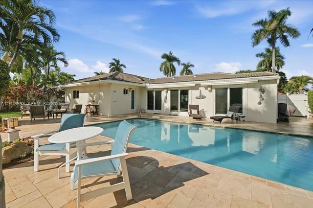 2662 NE 3rd St, Pompano Beach, FL 33062