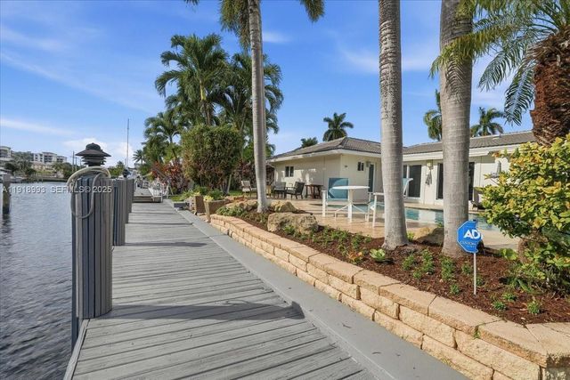 2662 NE 3rd St, Pompano Beach, FL 33062