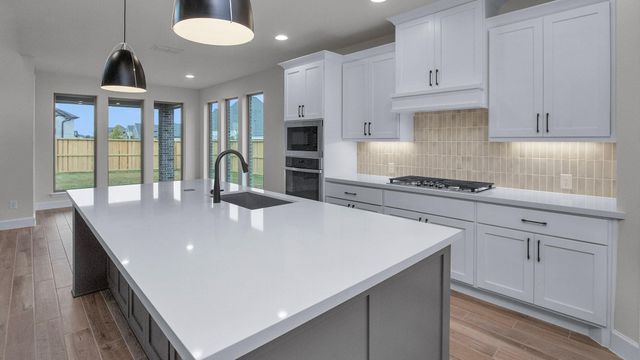 11915 Greenwood Drive, Mont Belvieu, TX 77523