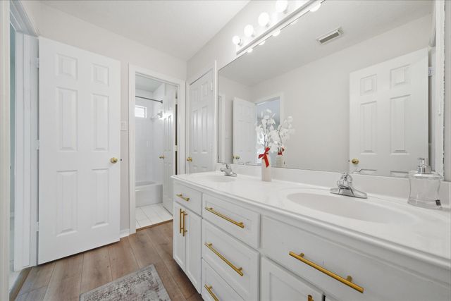 1413 Whispering Pines Drive 5, Houston, TX 77055