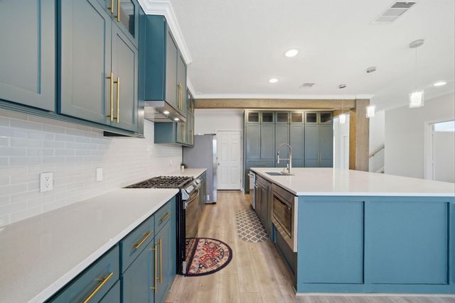 1413 Whispering Pines Drive 5, Houston, TX 77055