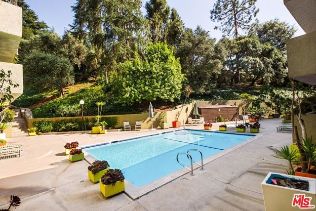 2018 Griffith Park Boulevard 116, Los Angeles, CA 90039