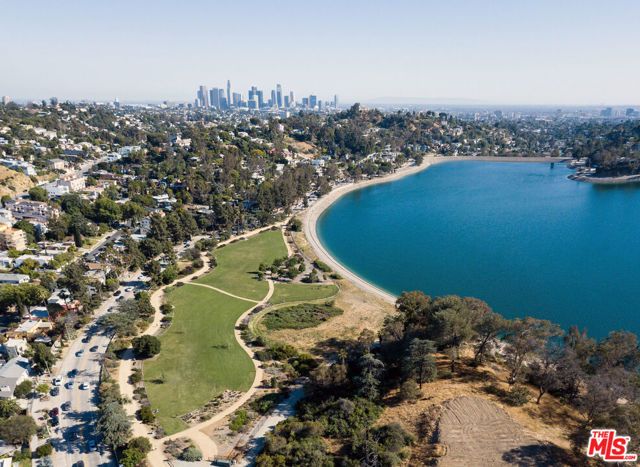 2018 Griffith Park Boulevard 116, Los Angeles, CA 90039