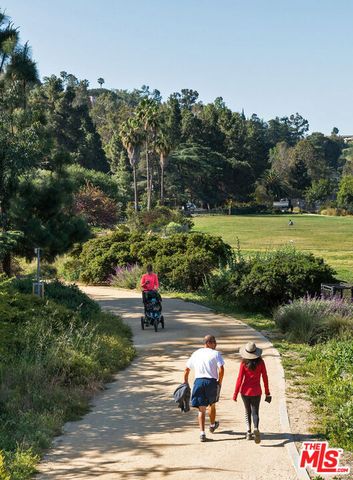 2018 Griffith Park Boulevard 116, Los Angeles, CA 90039